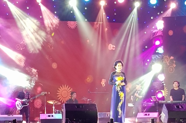 Chế Linh-Trường Vũ song ca trong đêm khai hội đền Diên Cờ - ảnh 3