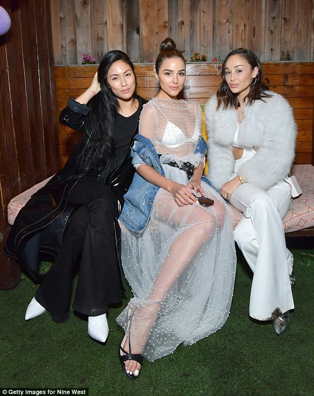 Hoa hậu Olivia Culpo gây xôn xao khi diện váy xuyên thấu lộ nội y - ảnh 3