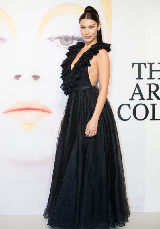 Ngắm Bella Hadid lưng trần gợi cảm, đẹp tựa nữ thần - ảnh 2