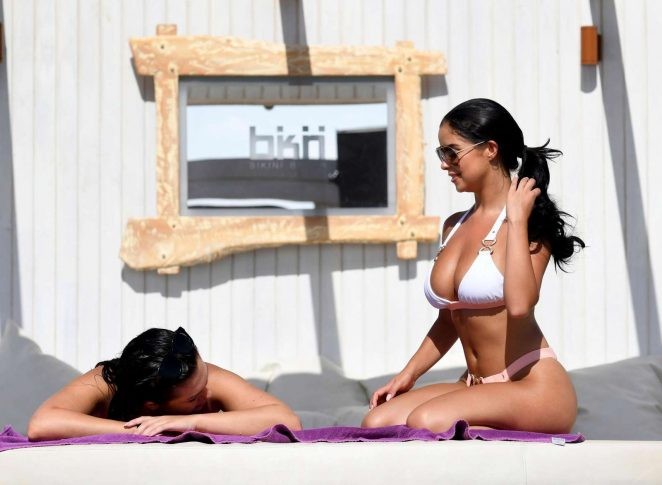Vẻ sexy 'chết người' của Demi Rose - đối thủ của Kim Kardashian - ảnh 3