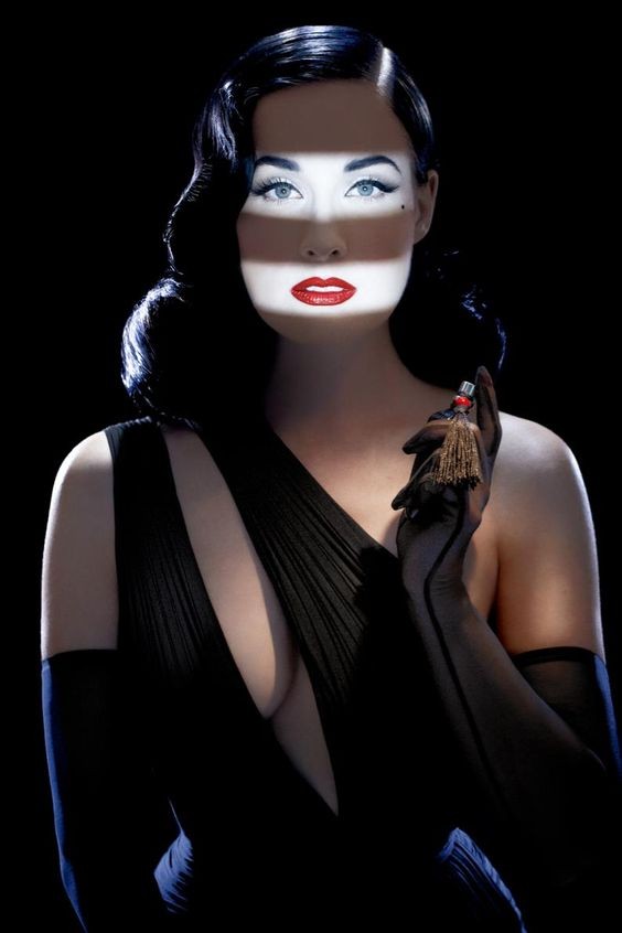 Những ảnh sexy nhất của 'vũ nữ thoát y' số 1 thế giới Dita Von Teese - ảnh 1