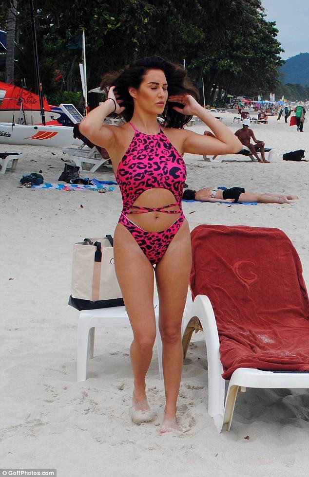 Chloe Goodman khoe dáng sexy khiến cánh mày râu 'chao đảo' - ảnh 4