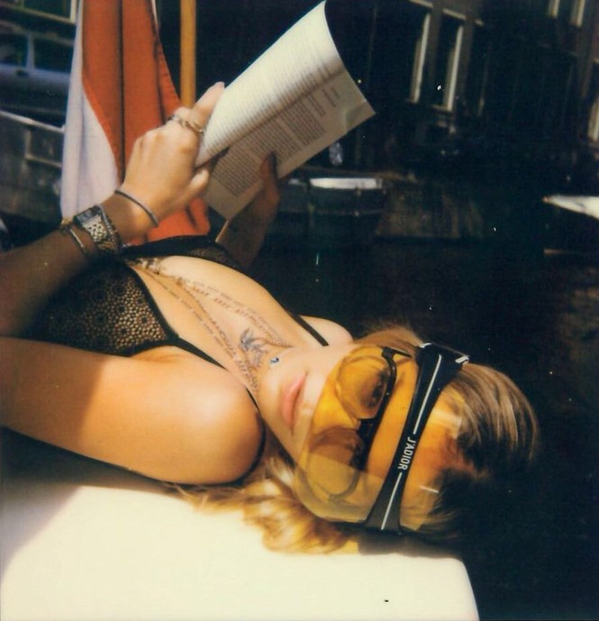 Paris Hilton cùng loạt mỹ nhân Hollywood tung ảnh sexy 'đốt mắt' - ảnh 5