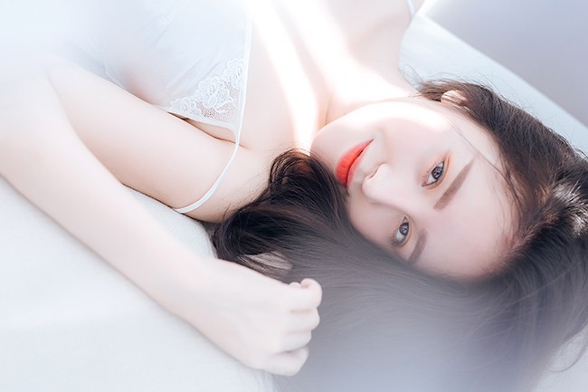 Bà Tưng lại tái xuất, gợi cảm và dịu dàng hết nấc - ảnh 10