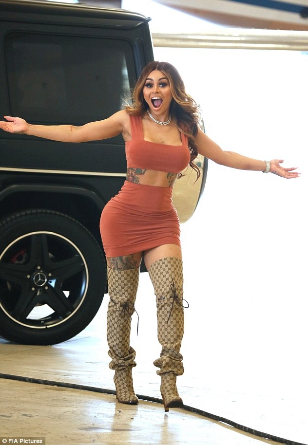 'Vũ nữ thoát y' Blac Chyna khoe 3 vòng cực nóng bỏng - ảnh 3