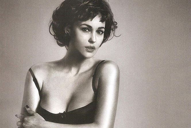 Biểu tượng sắc đẹp Ý Monica Bellucci khoe vóc dáng nữ thần ở tuổi 53 - ảnh 9