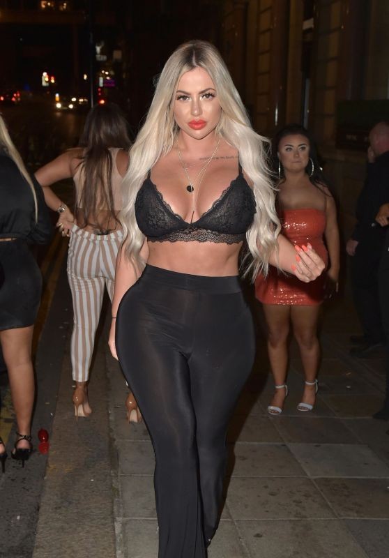 Siêu vòng 1 Holly Hagan mặc nội y khoe đường cong nghẹt thở - ảnh 4