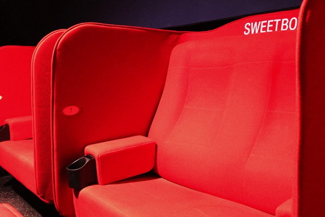 Làm 'chuyện ấy' trên ghế Sweetbox: Riêng tư trong khuôn khổ? - ảnh 1