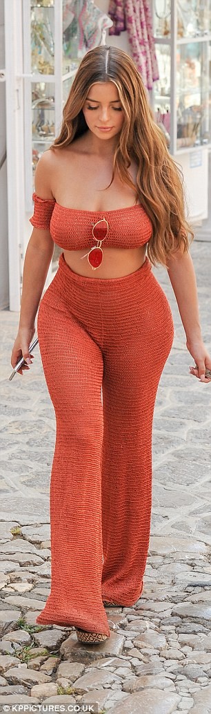 Demi Rose khoe 3 vòng 'bỏng rẫy' siêu gợi cảm - ảnh 4