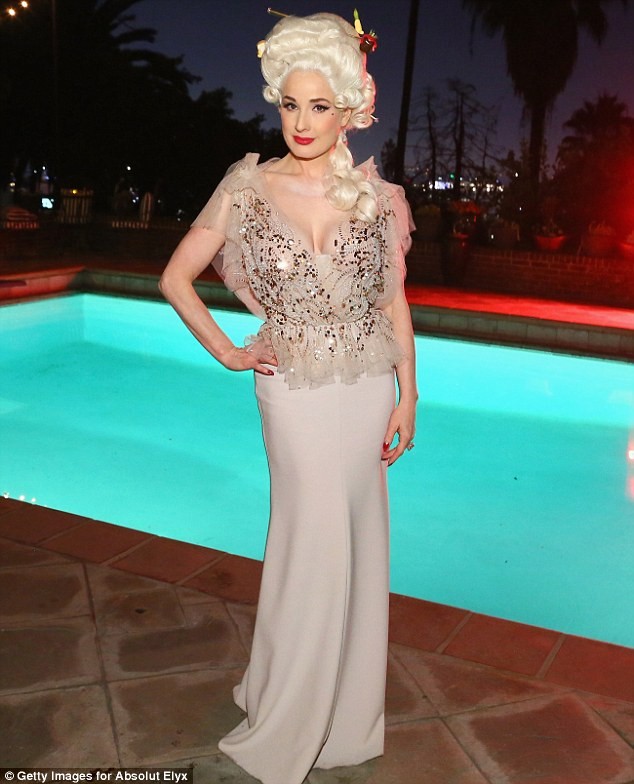 Gặp lại vũ nữ thoát y sexy nhất thế giới Dita Von Teese - ảnh 3