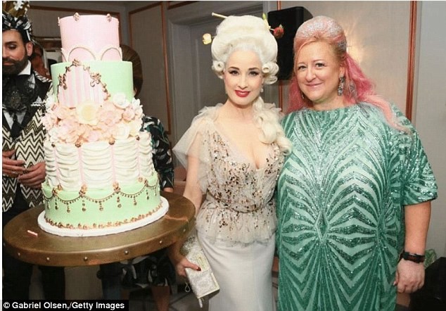 Gặp lại vũ nữ thoát y sexy nhất thế giới Dita Von Teese - ảnh 6