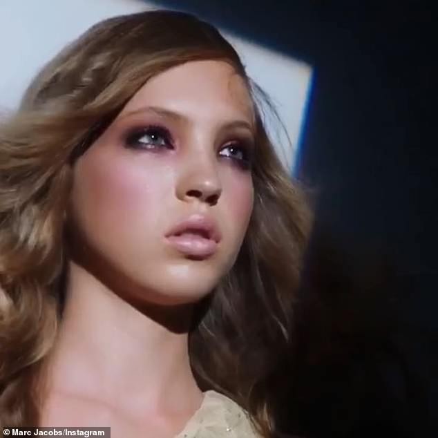 Con gái siêu mẫu Kate Moss tuổi 16 đẹp như trăng rằm - Ảnh 4.