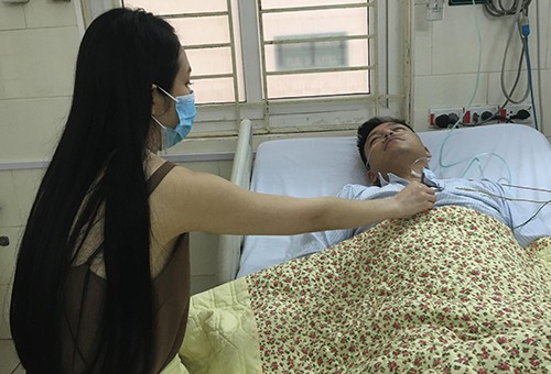 Tuấn Hưng nhập viện sau khi bị huỷ show 20 năm - ảnh 1