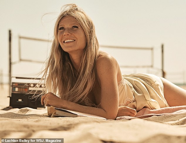Gwyneth Paltrow khoe đường cong thể hình tuyệt mỹ ở tuổi U50 - ảnh 2