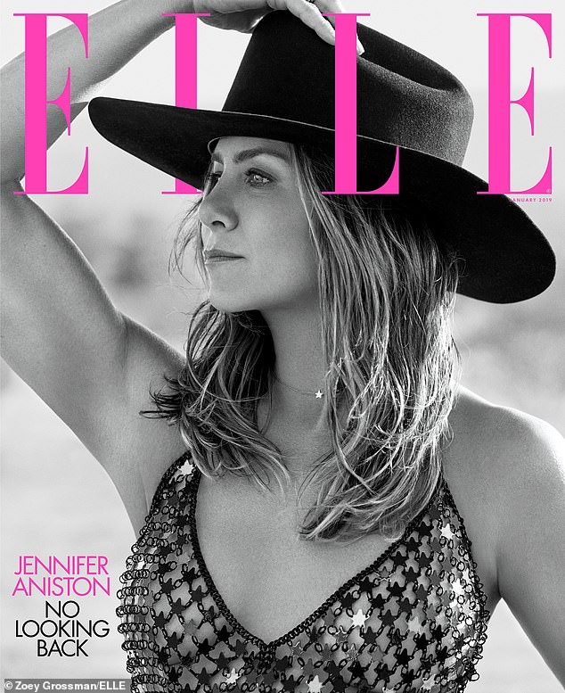 Jennifer Aniston khoe nhan sắc trẻ trung, gợi cảm ở tuổi U50 - ảnh 1