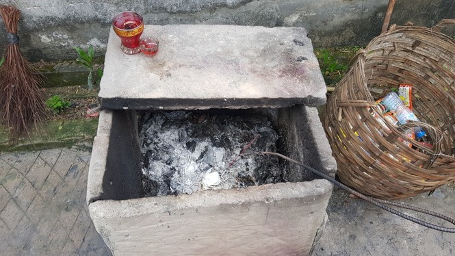 Rằm tháng Giêng, lò đốt vàng mã nguội lạnh tại nhiều chùa Quảng Ninh - ảnh 4