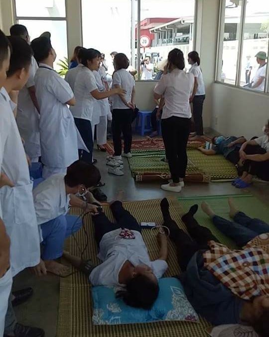 Nghi bị ngộ độc khí, hàng loạt công nhân cấp cứu khẩn cấp - ảnh 3
