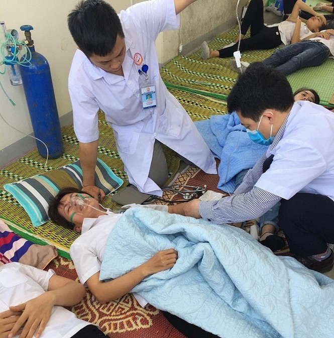 Nghi bị ngộ độc khí, hàng loạt công nhân cấp cứu khẩn cấp - ảnh 4