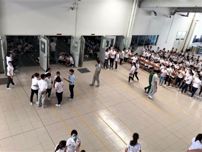 Nghi bị ngộ độc khí, hàng loạt công nhân cấp cứu khẩn cấp - ảnh 5