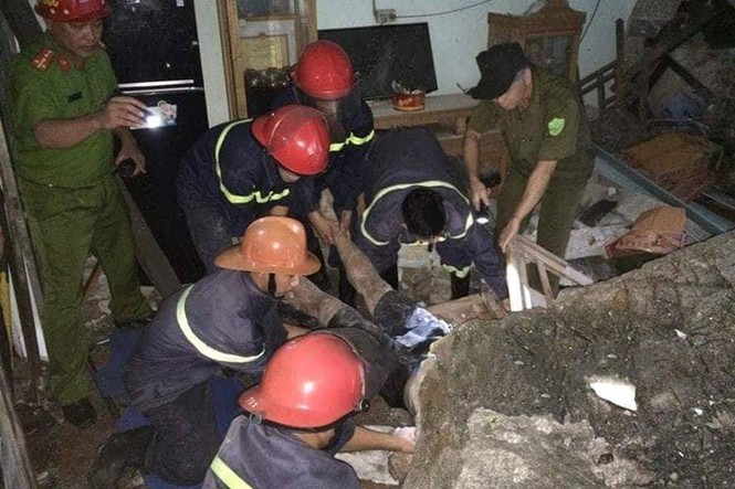 Tảng đá 10 tấn rơi trúng nhà dân, 1 người tử vong - ảnh 4
