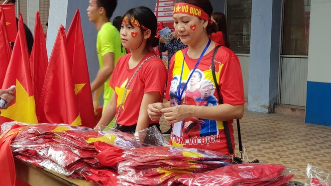 Hải Phòng: Cờ hoa rợp trời trước trận tứ kết Olympic Việt Nam - Syria - ảnh 2