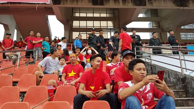 Hải Phòng: Cờ hoa rợp trời trước trận tứ kết Olympic Việt Nam - Syria - ảnh 8