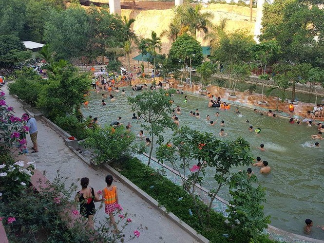 Ngăn suối, dựng nhà làm khu du lịch trái phép - ảnh 2