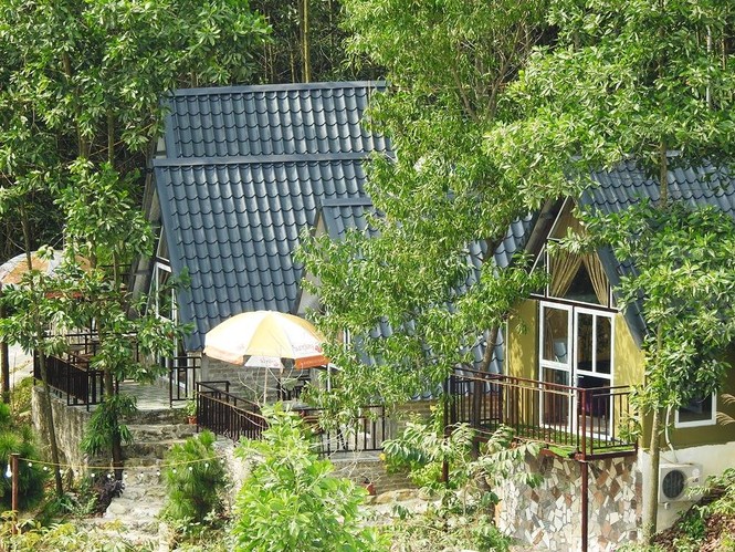 Ngăn suối, dựng nhà làm khu du lịch trái phép: Sẽ tháo dỡ công trình vi phạm - ảnh 2