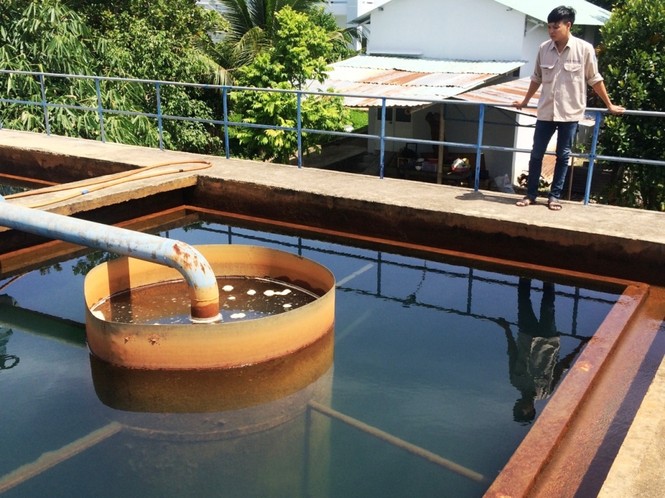 Nước chưa qua xử lý nhìn bằng mắt thường rất trong