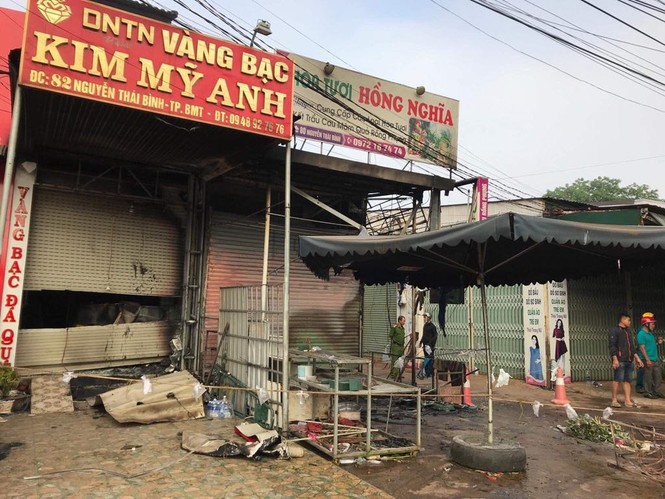 Cháy shop hoa, 2 cô gái tử vong - ảnh 1