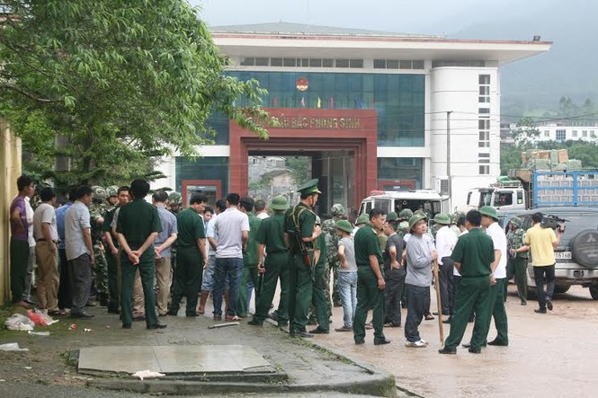 Bắt nhóm người vượt biên trái phép, bắn cán bộ cửa khẩu - ảnh 1