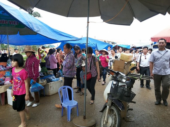 Quán cóc, cái bang... “bủa vây” chùa Bái Đính - ảnh 1