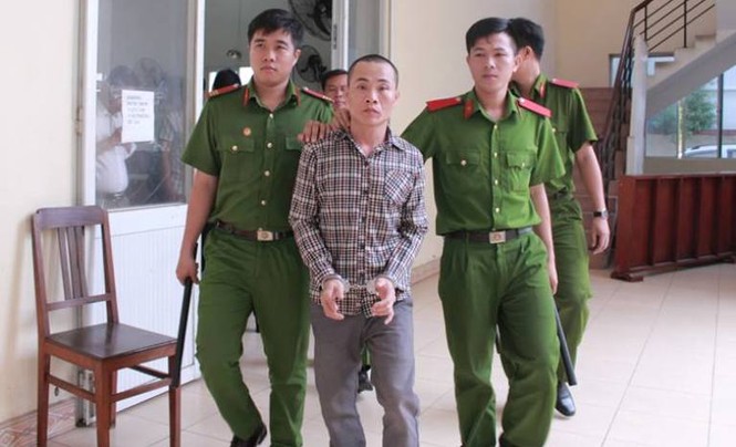 Cả nhà thoát chết khi kẻ xấu khóa trái cửa dùng xăng đốt - ảnh 1