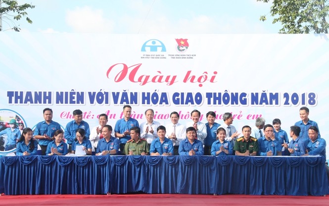 Văn hóa giao thông phải bằng những việc làm cụ thể - ảnh 3