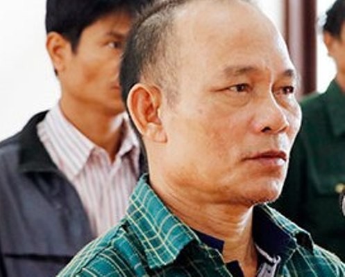 Uống chung 3 lít rượu rồi mang dao quyết sinh tử - ảnh 1