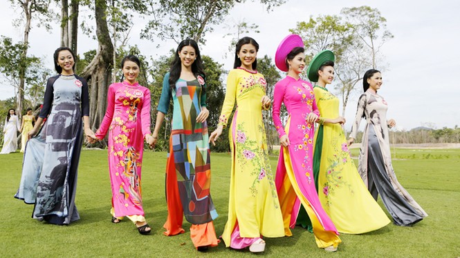 “Phù thủy sắc đẹp” và chuyện hậu trường - ảnh 1