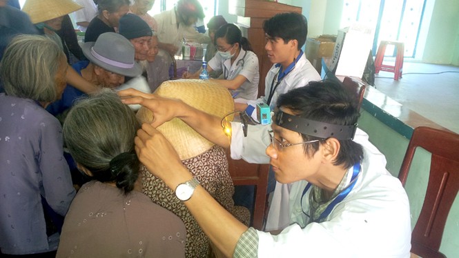 Khi bác sỹ trẻ tiêu biểu về quê công tác - ảnh 1