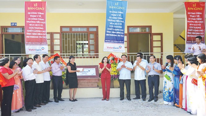 VietinBank tài trợ 13,2 tỷ đồng cho tỉnh Ninh Bình - ảnh 1