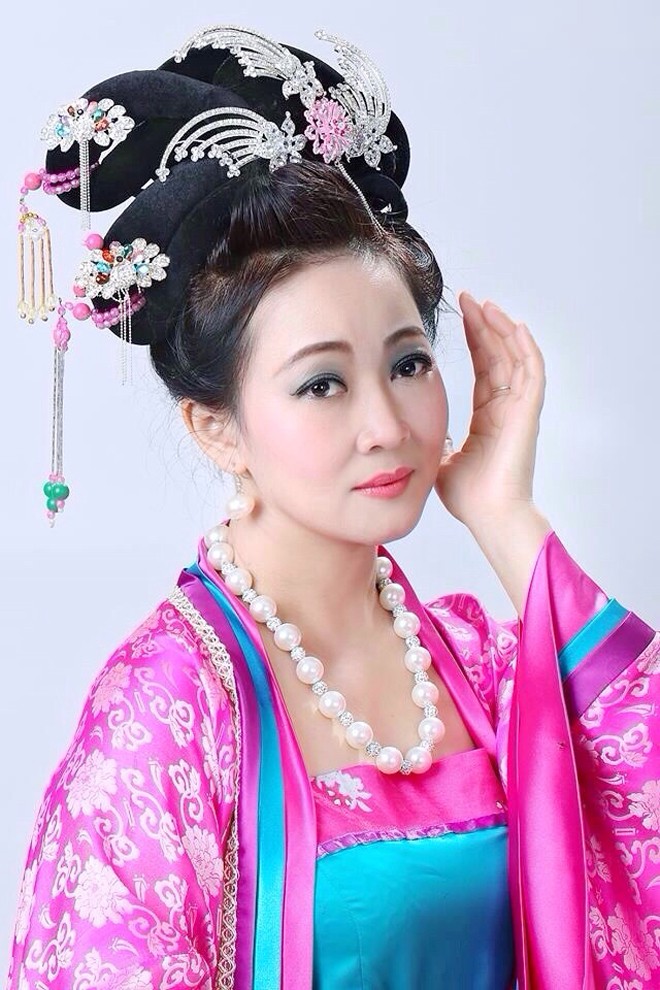 Nghệ sĩ thời “xã hội hóa” - Bài 1: “Chân ngoài” nuôi “chân trong” - ảnh 2