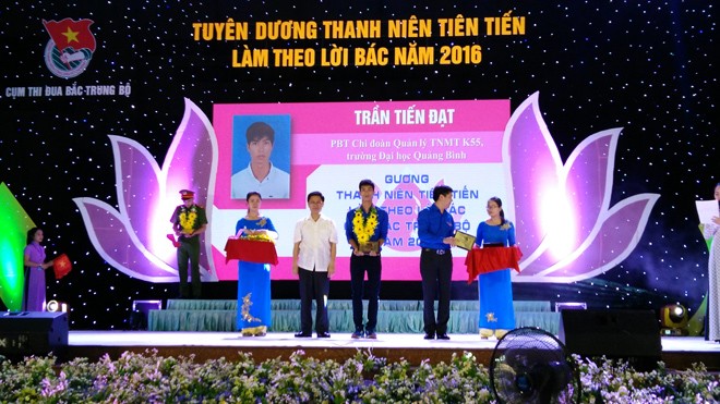Nữ thủ khoa kép và sinh viên “5 tốt” - ảnh 1