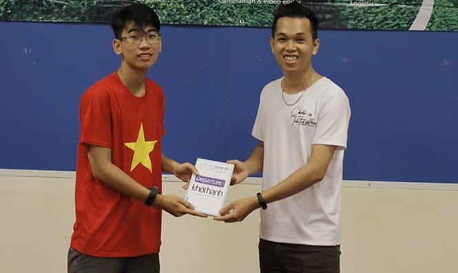 Chuyến xe của những người truyền lửa - ảnh 1