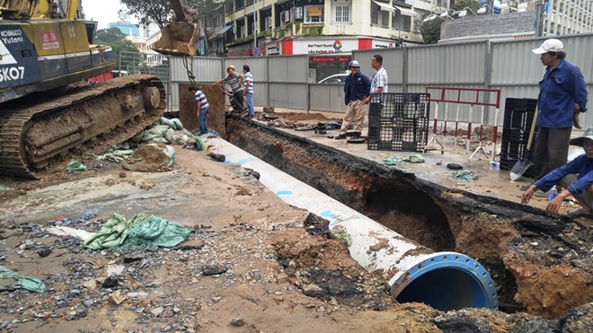 Mỗi ngày, 3 tỷ đồng trôi theo nước sạch - ảnh 1