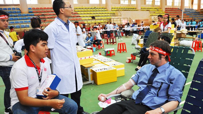 Hiến máu như ngày hội văn hóa các dân tộc - ảnh 2