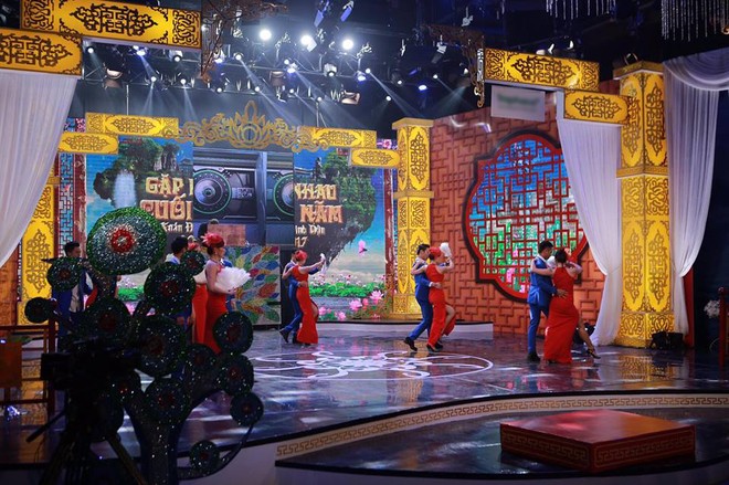 Nghệ sĩ hóa trang trước giờ ghi hình Táo quân 2017 - ảnh 13