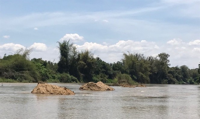 “Cát tặc” lộng hành trên sông Đồng Nai - ảnh 2