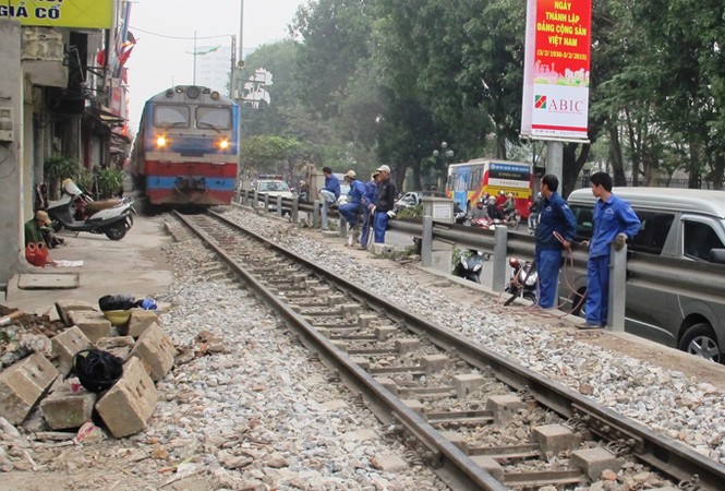 Đường sắt - đối diện với làn sóng bỏ việc: Bị dồn đến chân tường - ảnh 2