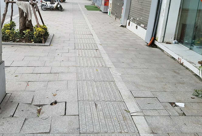 Đổ ngàn tỷ đồng, áo rách vỉa hè có thành áo mới? - ảnh 1