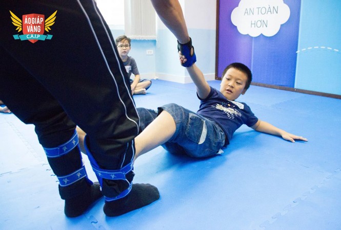 Người Hà Nội vận động nhau cho con đi học kỹ năng sinh tồn - ảnh 3