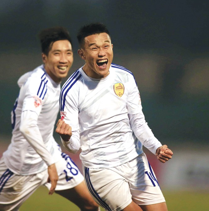 Nhà nghèo mơ viết cổ tích ở V-League - ảnh 1