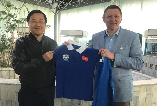 Thăm vườn cây Hữu nghị tại Sochi - LB Nga - ảnh 1